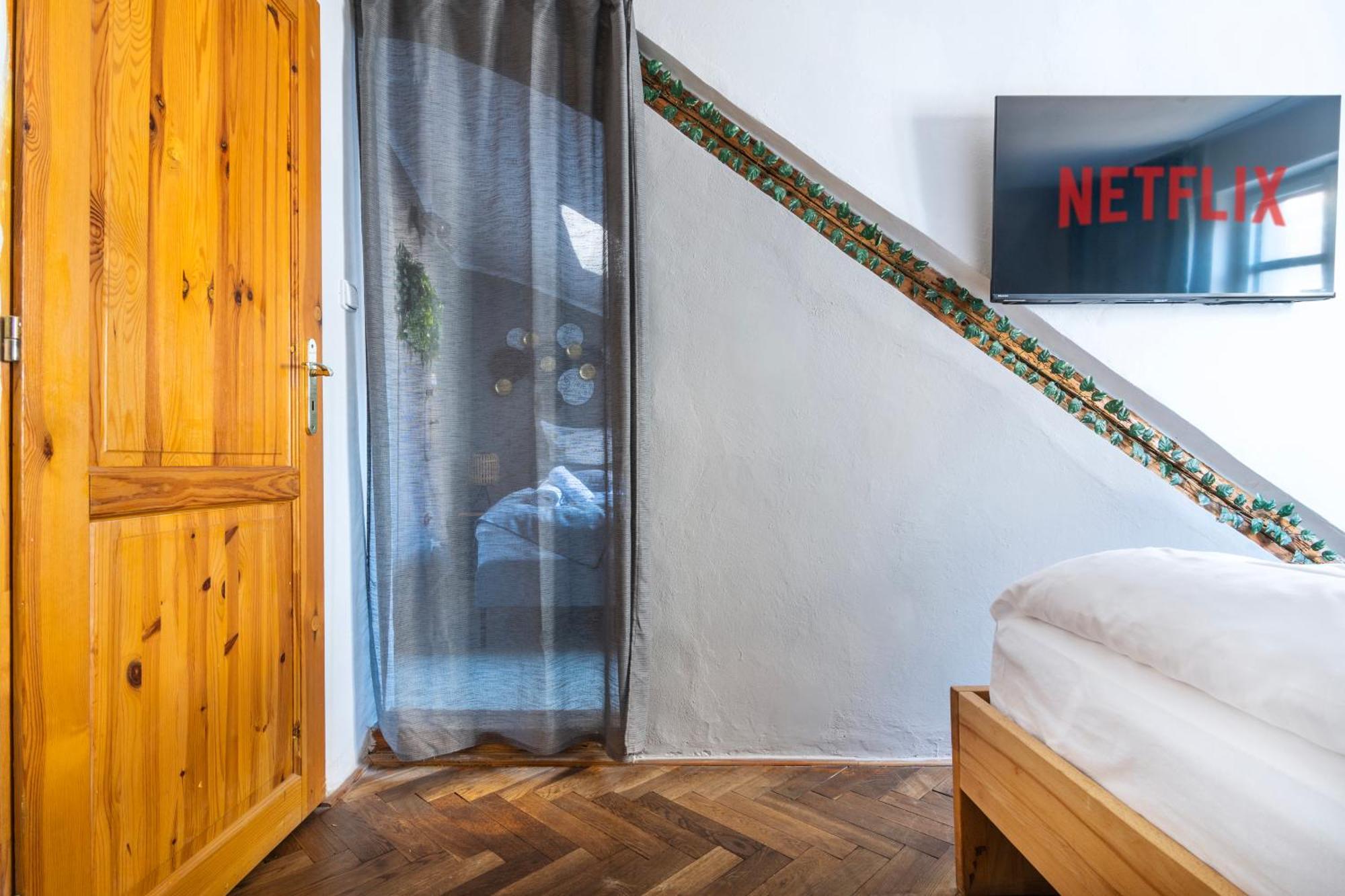 20 Seconds To Charles Bridge Apartment Praga Exterior foto