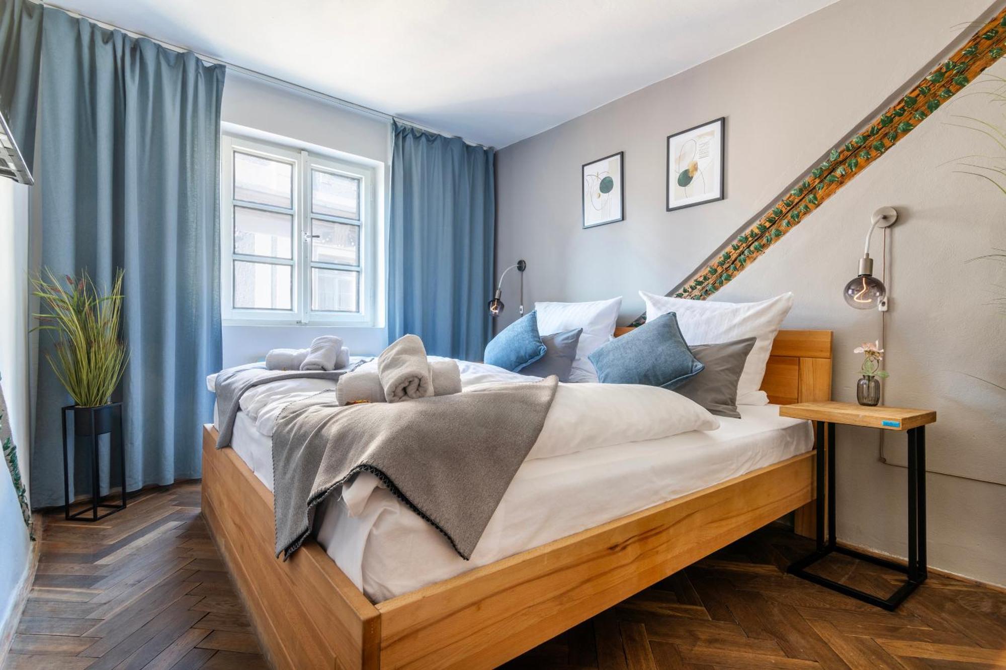 20 Seconds To Charles Bridge Apartment Praga Exterior foto